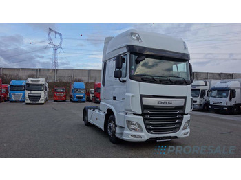 Xe đầu kéo DAF XF 460