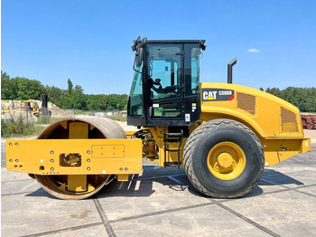 Máy lăn CATERPILLAR CS66B