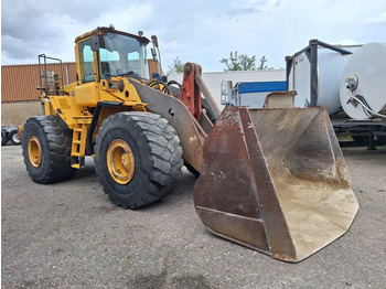 Máy xúc lật bánh lốp VOLVO L220D