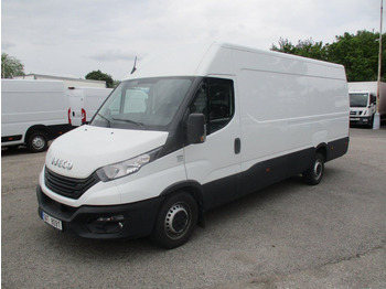 Xe van chở hàng IVECO Daily 35s16