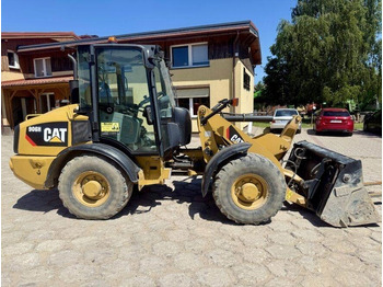 Máy xúc lật bánh lốp CATERPILLAR 906H