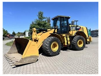 Máy xúc lật bánh lốp CATERPILLAR 966M