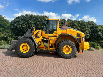 Máy xúc lật bánh lốp VOLVO L180H