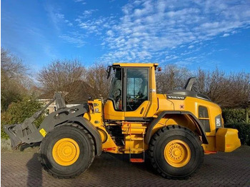Máy xúc lật bánh lốp VOLVO L70H