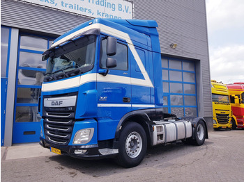 Xe đầu kéo DAF XF