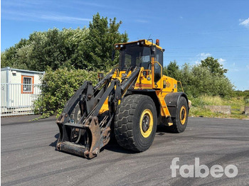 Máy xúc lật bánh lốp