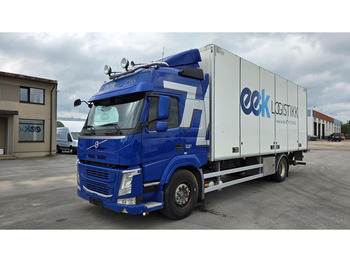 Xe tải hộp VOLVO FM 330