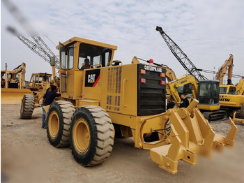 Máy san CATERPILLAR 140K
