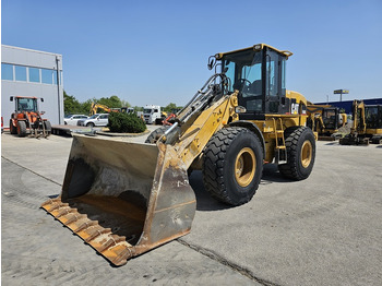 Máy xúc lật bánh lốp CATERPILLAR 930G