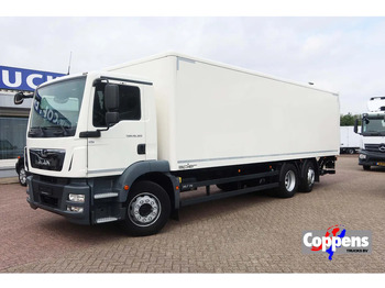 Xe tải hộp MAN TGM