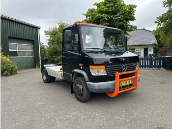 Xe đầu kéo mini MERCEDES-BENZ Vario 614