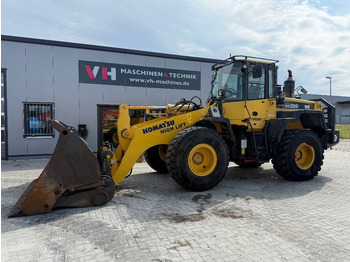 Máy xúc lật bánh lốp KOMATSU WA320