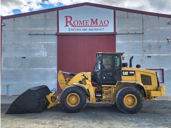 Máy xúc lật bánh lốp CATERPILLAR 938M