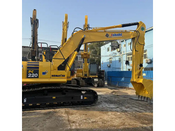 Máy xúc bánh xích KOMATSU PC220-8