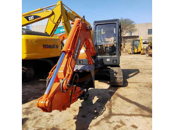 Máy xúc bánh xích DOOSAN DH60