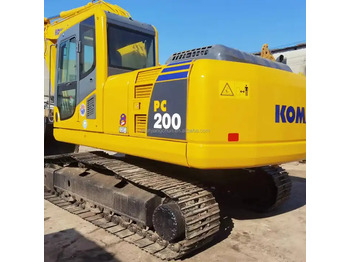 Máy xúc bánh xích KOMATSU PC200-8