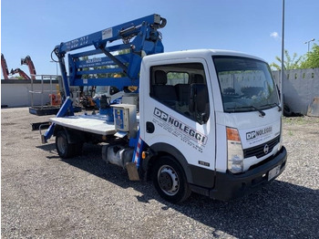 Nền bục trên không gắn trên xe tải NISSAN