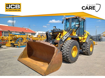 Máy xúc lật bánh lốp JCB 437