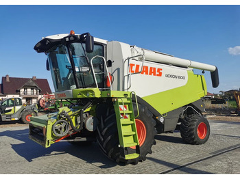 Máy gặt đập CLAAS Lexion 600