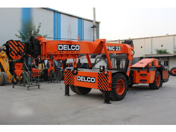 Cẩu bánh lốp DELCO