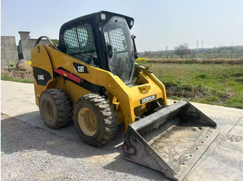 Máy xúc lật đa năng CATERPILLAR