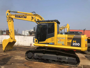 Máy xúc bánh xích KOMATSU PC200-8
