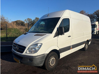 Xe van nhỏ gọn MERCEDES-BENZ Sprinter 211