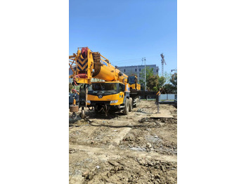 Cẩu bánh lốp XCMG XCT80