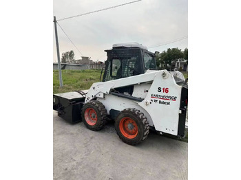 Máy xúc lật đa năng BOBCAT S16