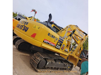 Máy xúc bánh xích KOMATSU PC220-8