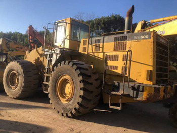 Máy xúc lật bánh lốp KOMATSU WA600-3