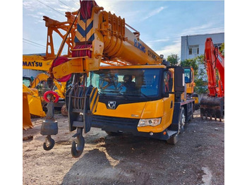 Cần cẩu mọi địa hình XCMG QY50