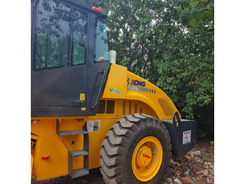 Máy đầm XCMG XS223J