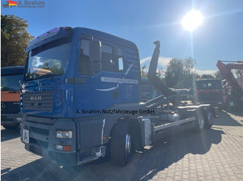 Xe tải nâng móc MAN
