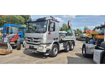 Xe tải chở thùng nhỏ MERCEDES-BENZ