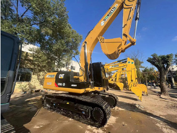 Máy xúc bánh xích CATERPILLAR 320D