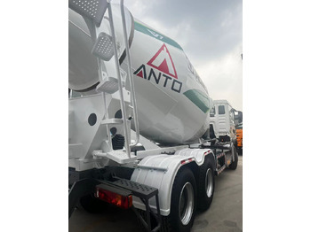 Xe trộn bê tông SINOTRUK HOWO