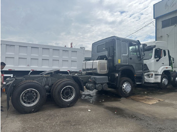 Xe đầu kéo SINOTRUK HOWO