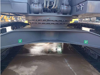 Máy xúc bánh xích Volvo EC210: hình 3