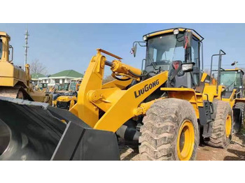 Máy xúc lật bánh lốp CUMMINS