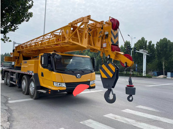 Cẩu bánh lốp XCMG QY70K