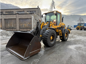 Máy xúc lật bánh lốp VOLVO L70G