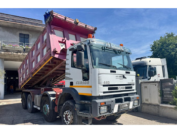 Xe ben IVECO EuroTrakker