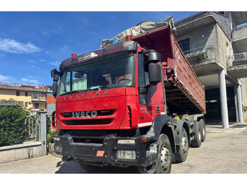 Xe ben IVECO Trakker