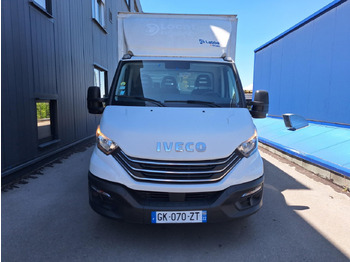 Xe tải nhỏ thùng kín IVECO Daily 35c16