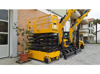 Máy nâng người hình kéo JCB