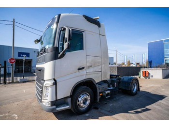 Xe đầu kéo VOLVO FH