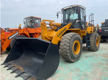 Máy xúc lật bánh lốp LIUGONG