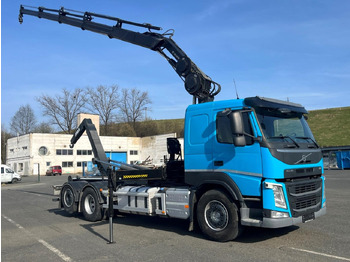 Xe tải nâng móc VOLVO FM 420