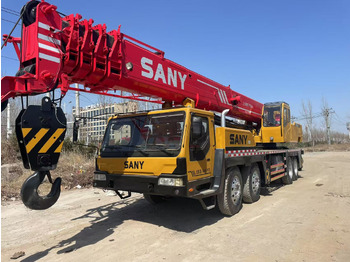 Cẩu bánh lốp SANY